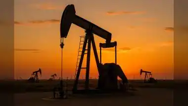 Crude Oil Surges Over 4% Amid US-Iran Tensions