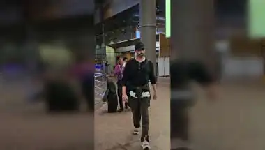 Hrithik Roshan Returns to Mumbai After Family Vacation