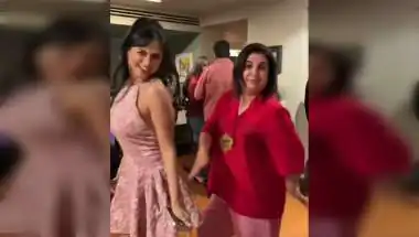 Akanksha Chamola Dances With Farah Khan, Mouni Roy at Party
