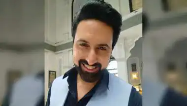 Sumeet Sachdev Climbs 120 Floors With 10-kg Bag to Stay Fit