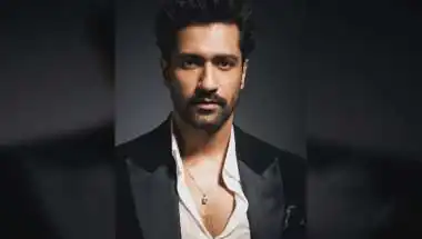 Vicky Kaushal, Katrina, Javed Akhtar Attend Final Rites of Director Kuku Kohli