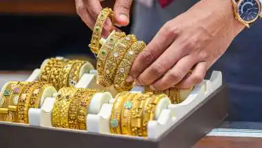 Gold, Silver Rise Up to 1% Ahead of US Fed Decision