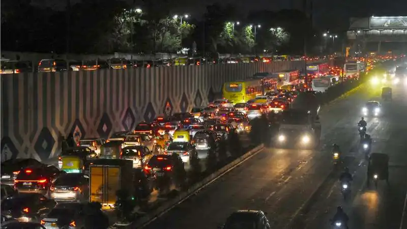 Navratri 2026 Auto Sales: 11.23 Lakh Units, EV Share Hits 10.5%